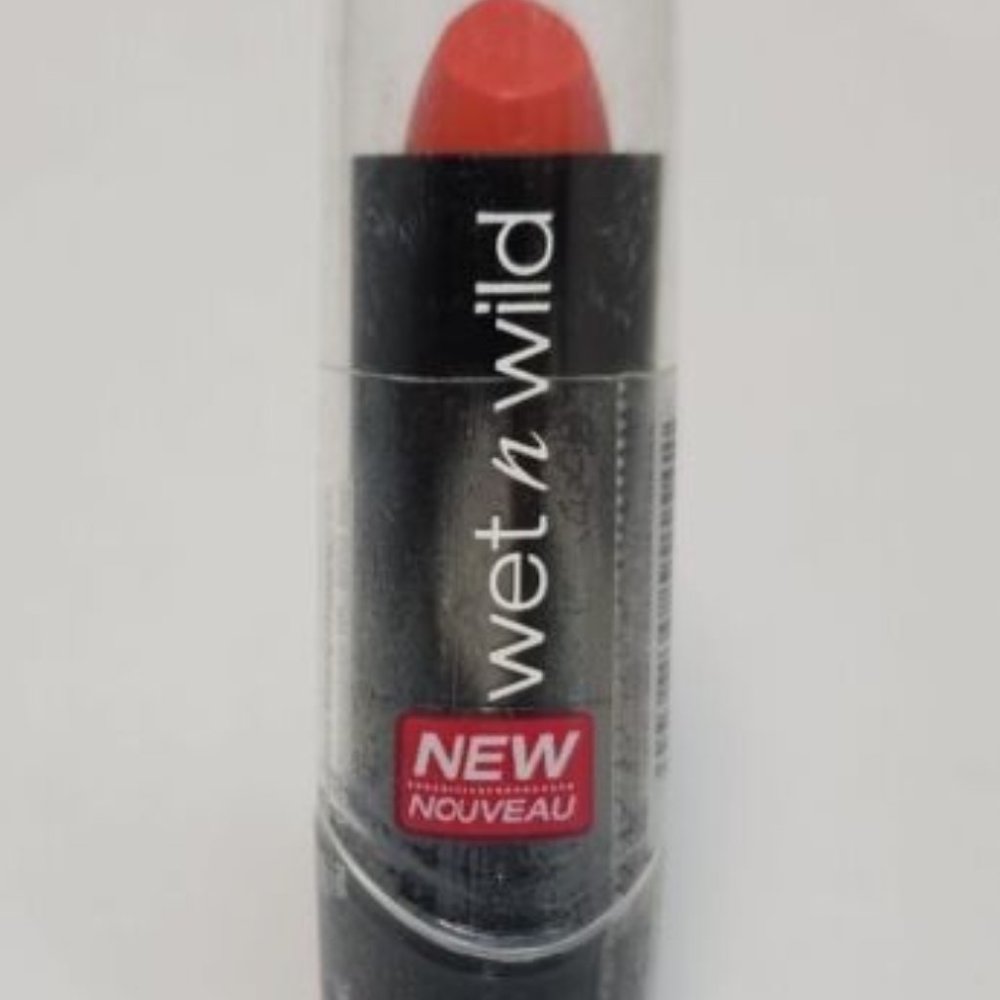 Wet N Wild Silk Finish Lipstick : What's Up Doc 515d : Vitamins A & E + Aloe